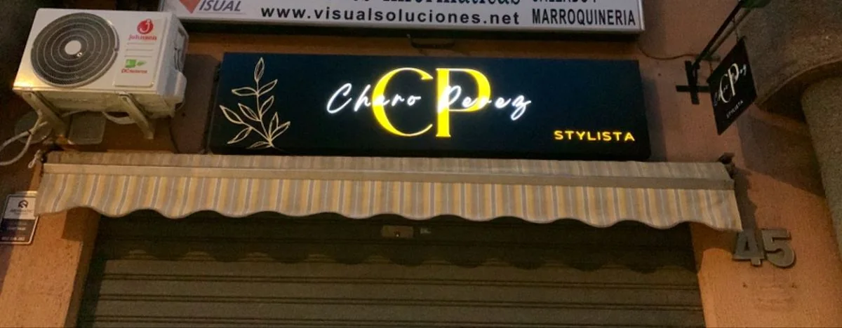 Fachada de Charo Pérez Stylista en la calle Pablo Iglesias, 45